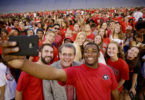 Freshman Welcome 2015-Jere W. Morehead and Johnelle Simpson selfie-h. group