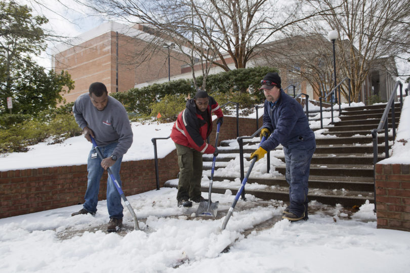 Snow 2014-h. staff clearing