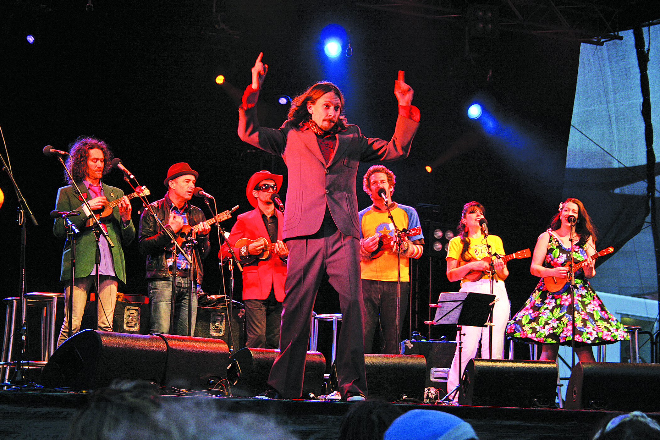 Zealand ukulele orchestra combines humor and pop music - UGA