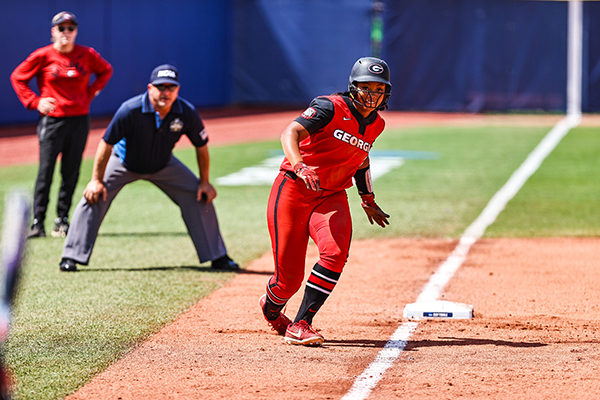 Bulldog rally falls short; team will face No. 1 Oklahoma