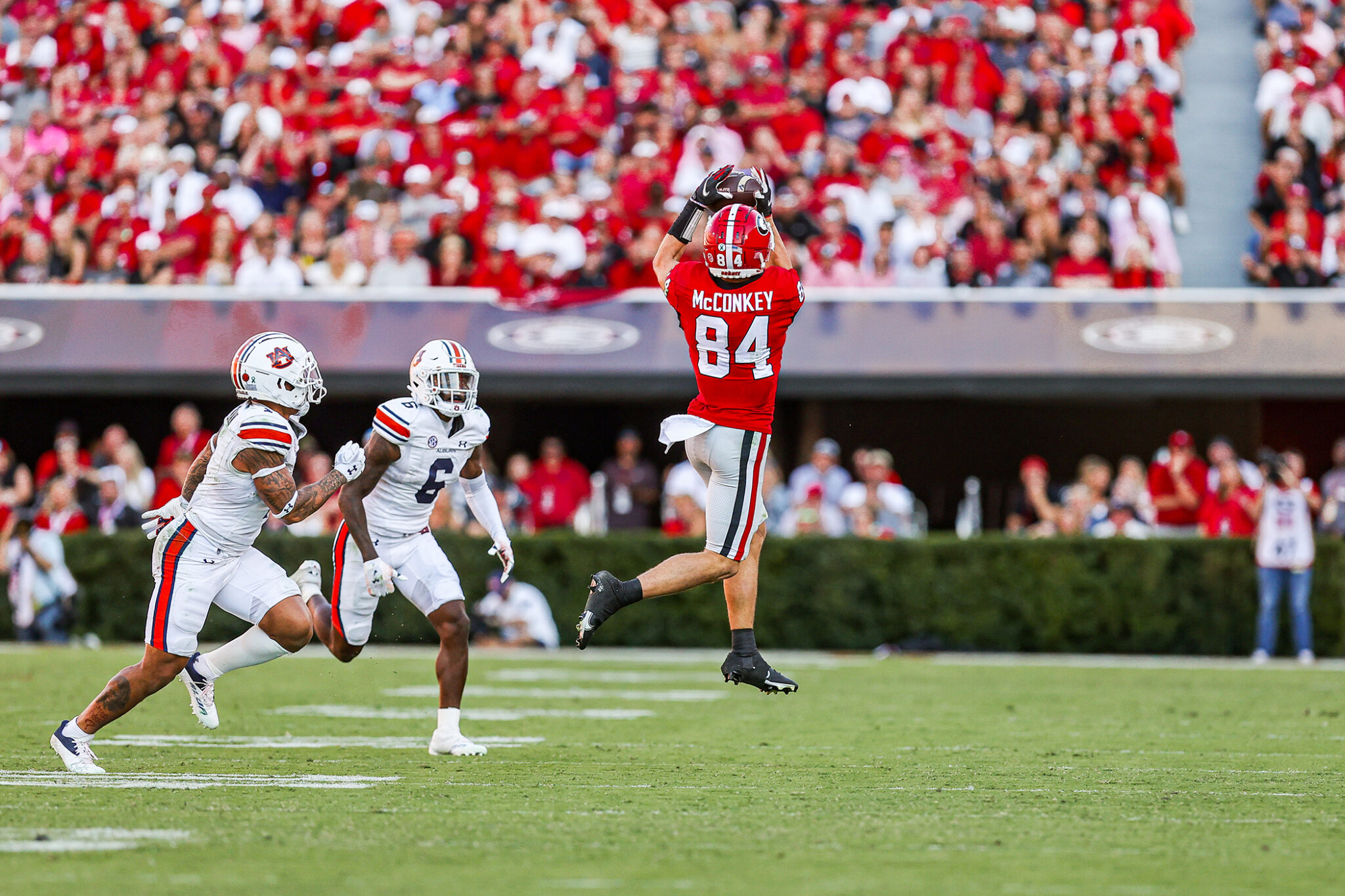 Bulldogs stuff Auburn Tigers in 4210 win