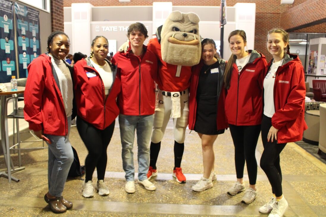 Students serve the community for Dawg Day of Service