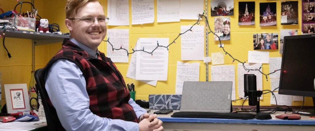 Podcast class blends art, science of storytelling