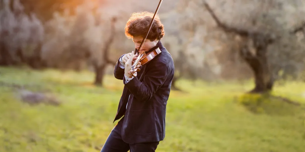 Violinist Augustin Hadelich performs solo recital at UGA Performing Arts Center