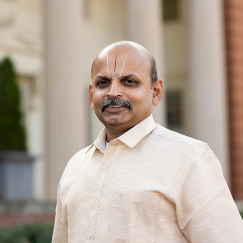 Environmental portrait of Puliyar MohanKumar