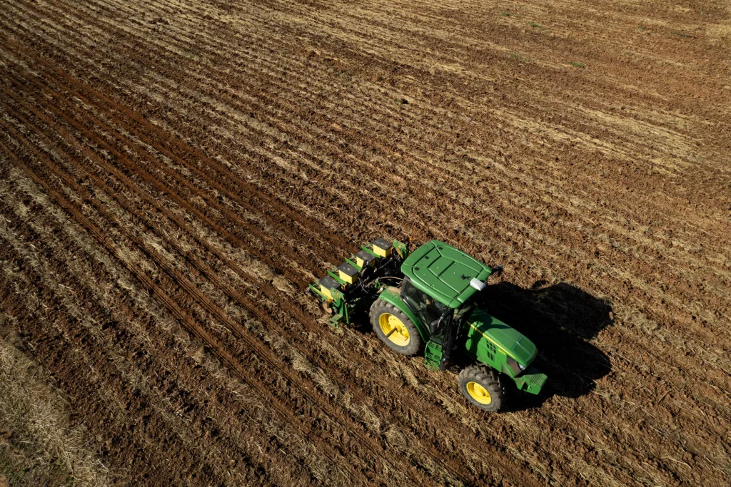 Institute for Integrative Precision Agriculture awards six new seed grants