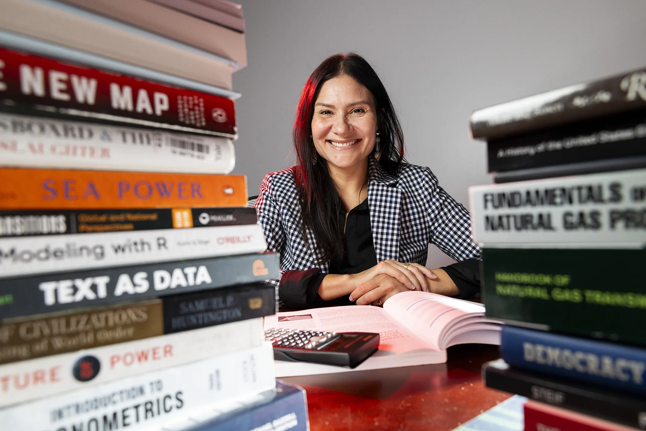 Researcher brings linguistic reasoning to energy analysis